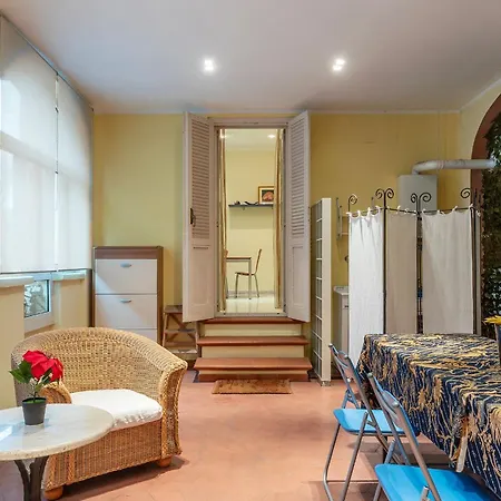 Guesthost - Pretty Near Musei Vaticani *